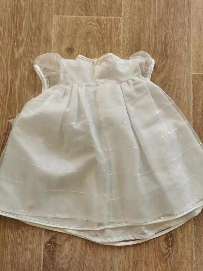 Jolie robe de cérémonie blanche 3 mois - photo numéro 3