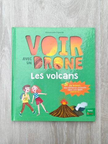 Voir avec un drone - Les volcans