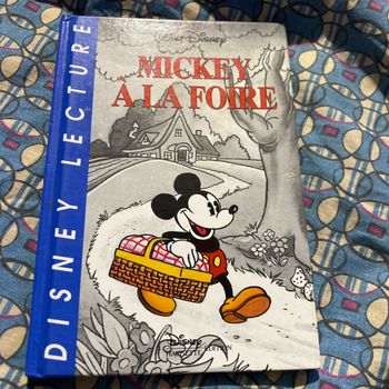 Livre Mickey à la foire Walt Disney