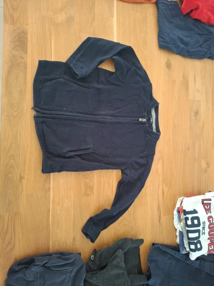 Lot vêtements garçon 5 ans - photo numéro 8