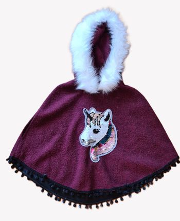 Joli poncho fille T. 10
