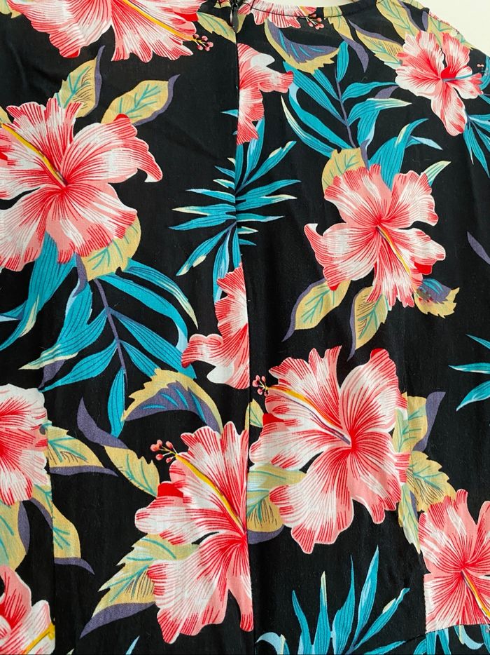 Robe noire à fleurs - photo numéro 5