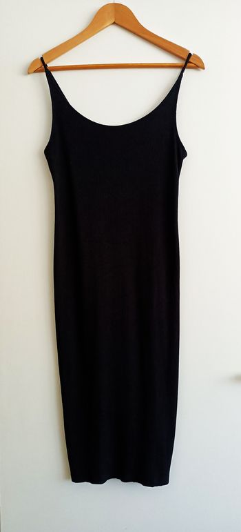 Robe noire à fines bretelles. H&M. Taille M