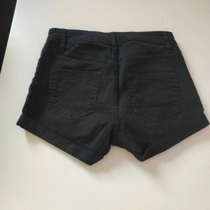 Short noir - photo numéro 2