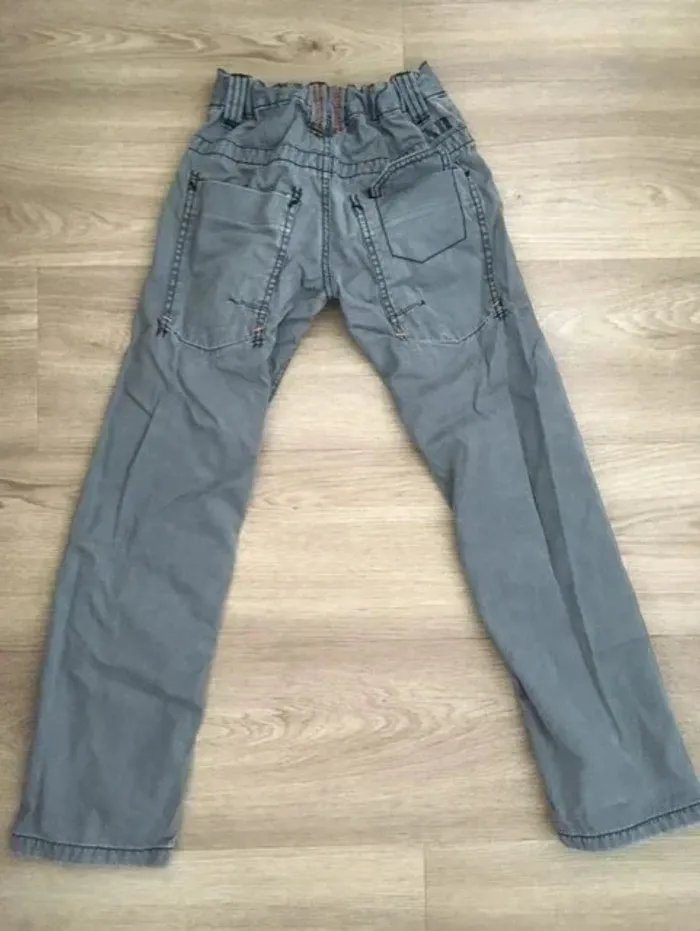 Pantalon garçon 10 ans parfait état - photo numéro 2