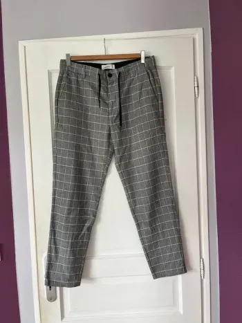 Pantalon à carreaux homme – Pull & Bear – T42 avec lacets