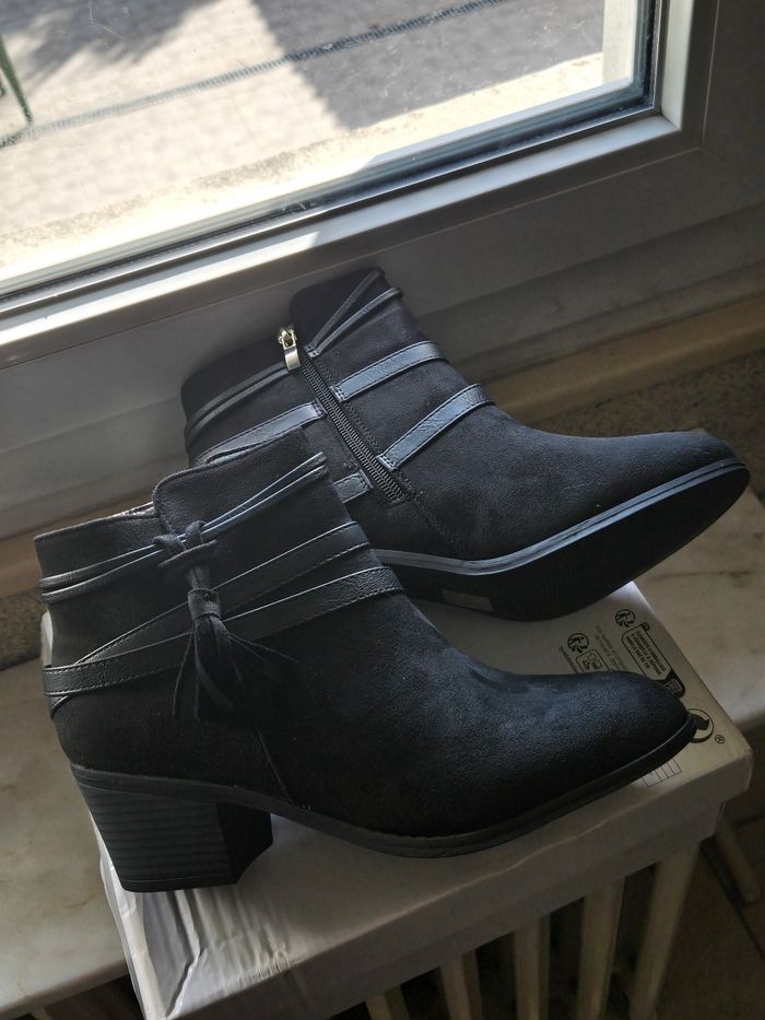Bottines noires simili/suédine P.39 neuves