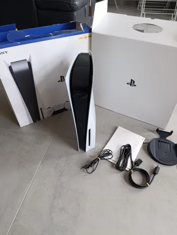 PS5 Blanc noir très bon état