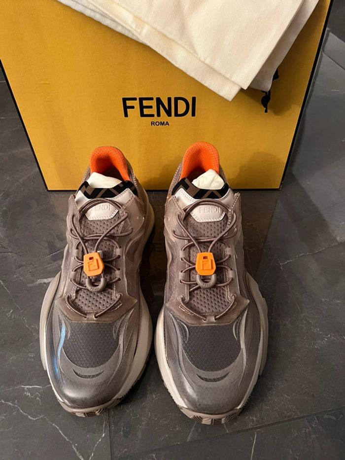Fendi Runner Low Top Gris cendré/Orange - photo numéro 2