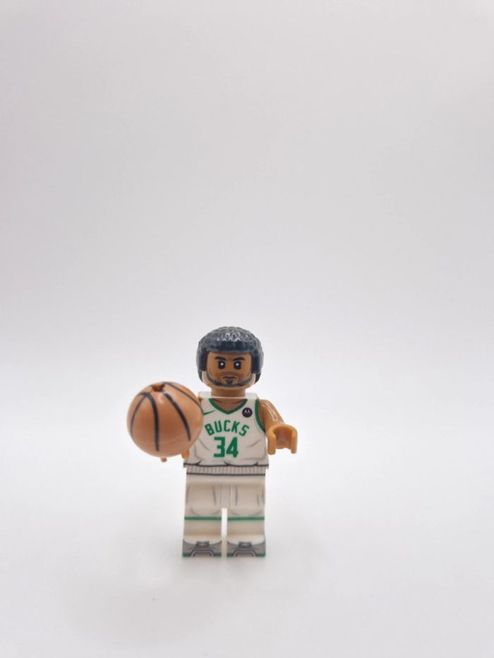 Figurine type lego Joueur de Basket Giannis Antetokounmpo - photo numéro 2