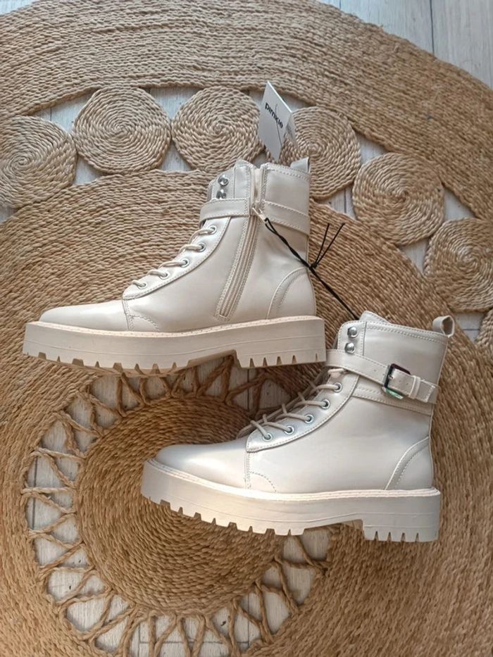 Bottines boots à lacets semelles crantées beige Pimkie Taille 40 Neuf avec étiquettes - photo numéro 3