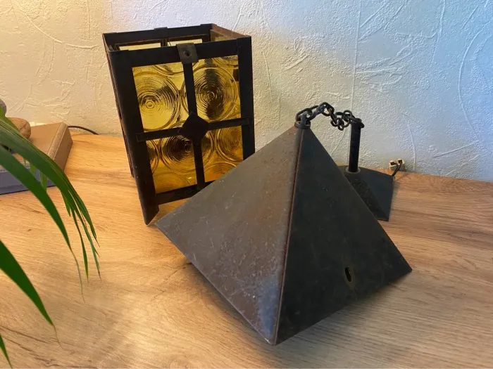 Lustre lanterne en fer forgé et vitraux - photo numéro 2