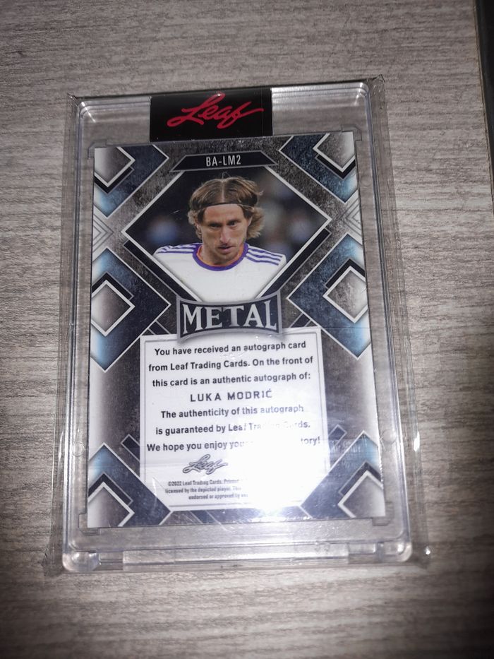 Carte avec autographe de luka modrić  le prix est négociable dans la limite du raisonnable je suis ouvert au offre cordialement yovann - photo numéro 2