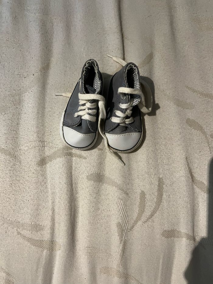 Diverses affaires bébé naissance et 1 mois - photo numéro 4