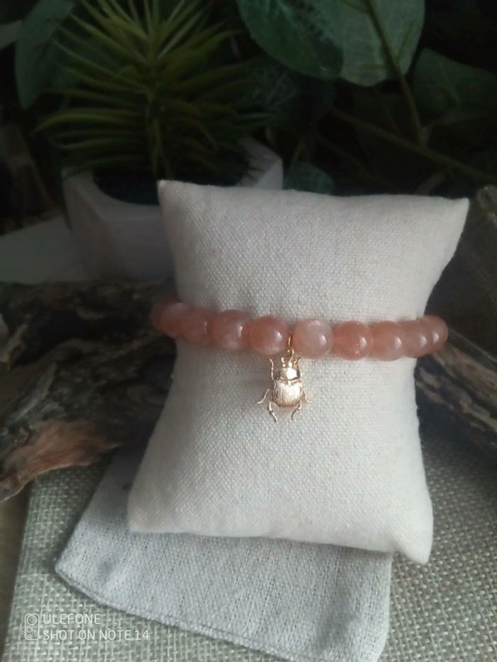 Bracelet scarabée pierres de lune orangées