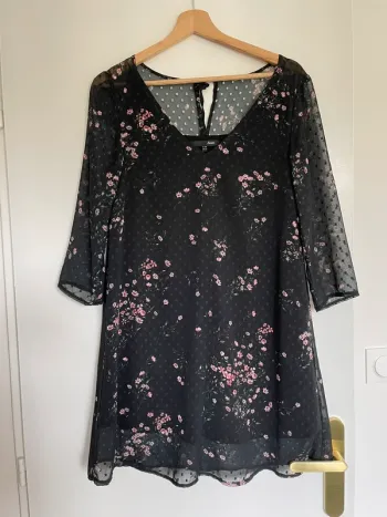 Robe Etam plumetis noire à fleurs T 34