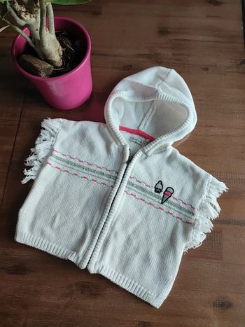 Très joli gilet Ikks a capuche