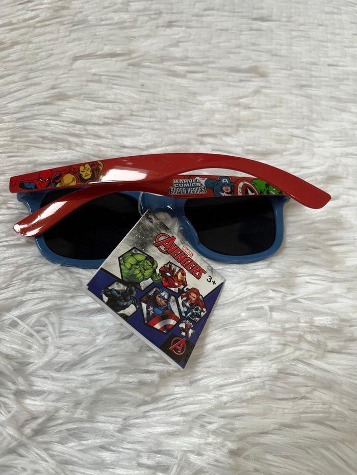 Lunette de soleil avengers