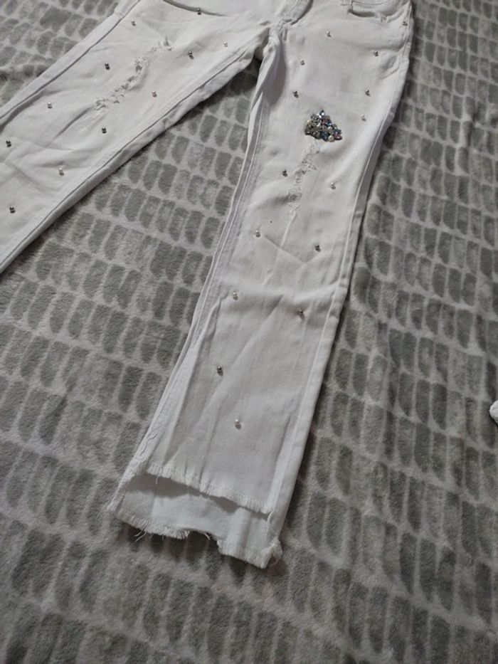 Jeans pantalon blanc stretch effet usé troué perles strass My holly's taille 38 - photo numéro 2