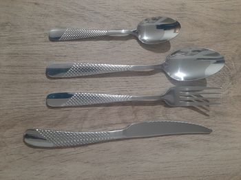 Set de  couvert 24 pièce neuf