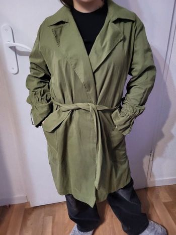 Trench zara taille 13/14 ans en tres bon etat