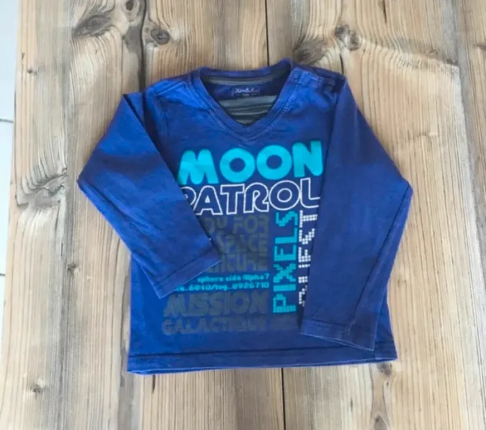 Lot 3 ans, 3 pantalons, 2 t shirts manches longues et un manche courte, un sweat - photo numéro 2