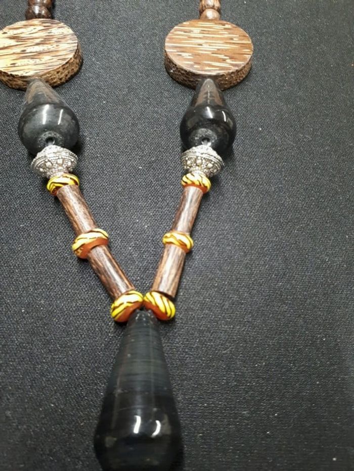 Grand sautoir en bois jaune et marron - photo numéro 8