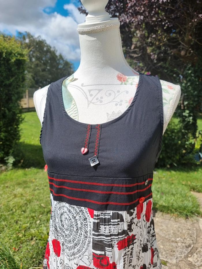 Cache cache robe noire rouge * taille 42 * - photo numéro 3