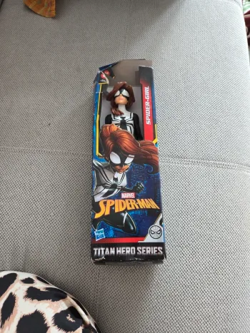 Figurine spider girl
