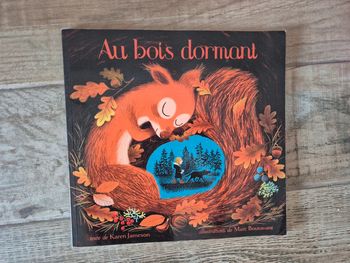 Livre au bois dormant  école des loisirs