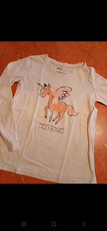 T.shirt fille taille 8 ans