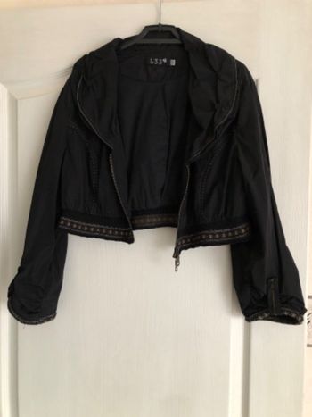 Veste courte satiné