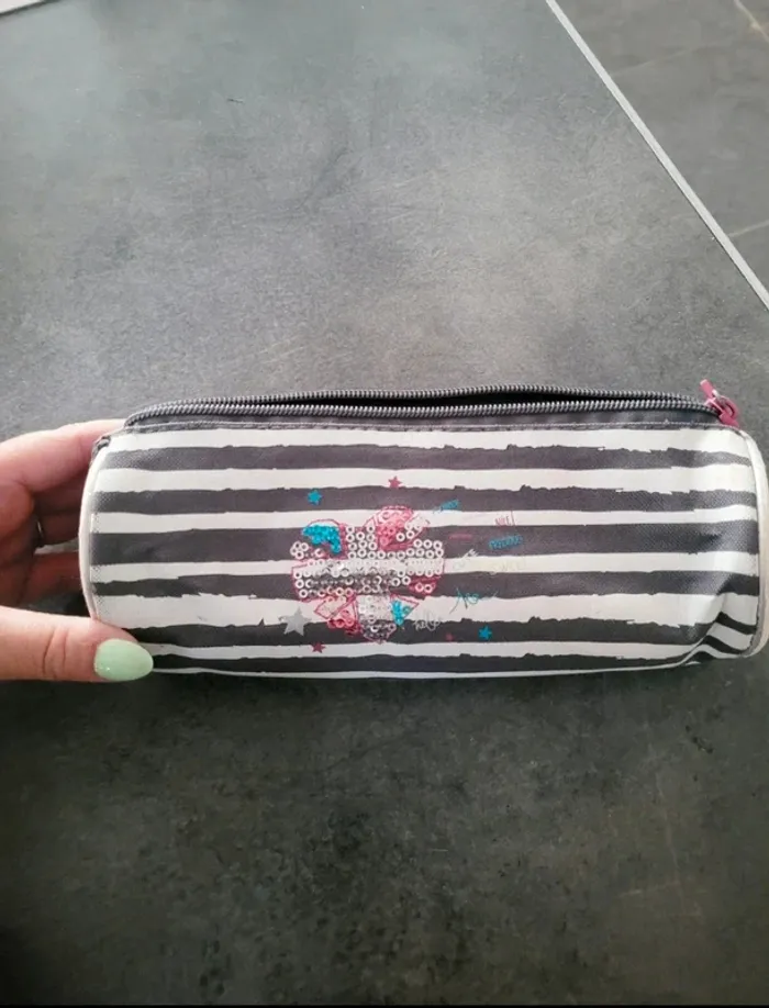 Trousse 22 cm avec sequins