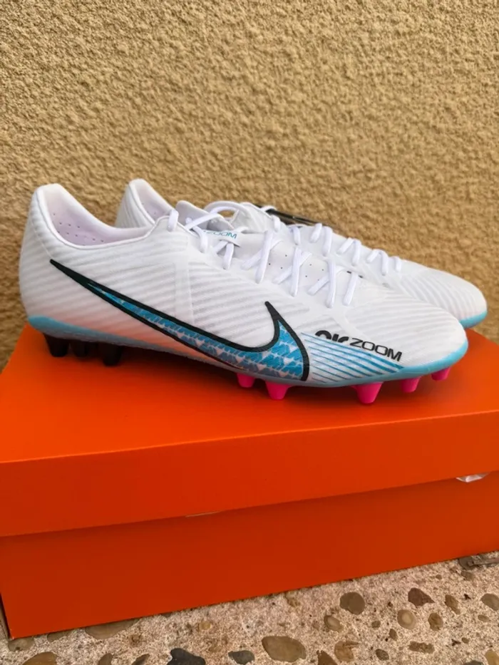 Crampon Nike Zoom Vapor 15 Academy AG – Neufs | Taille 45 | Modèle Dynamique - photo numéro 2