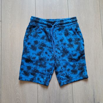 Short bleu et noir. Garçon 8 ans. Marque Primark