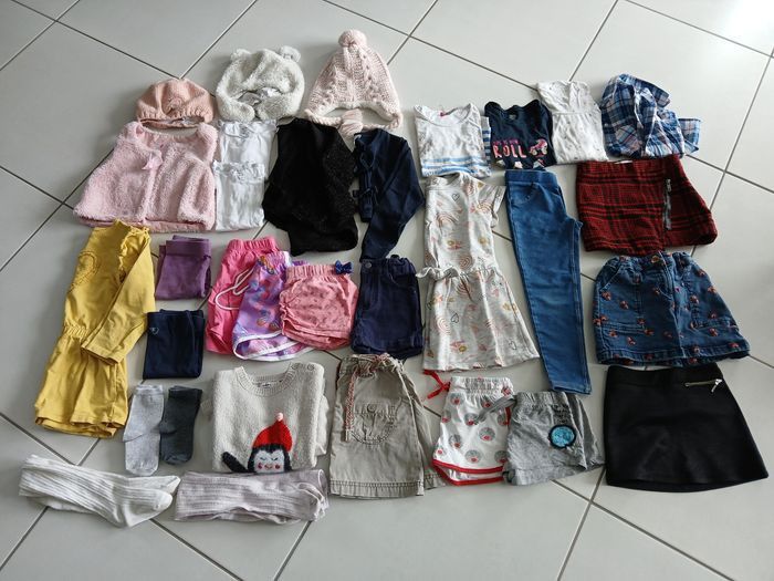 Lot vêtements fille 3 4 5 ans - photo numéro 2