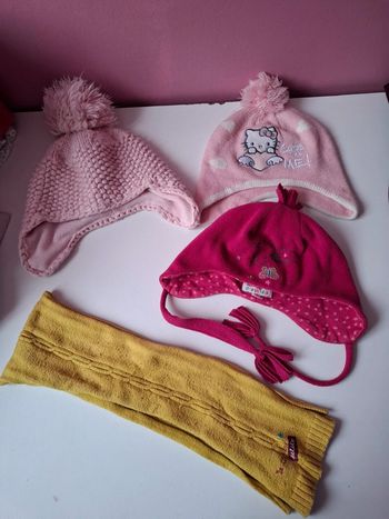 Lot accessoires bonnets/écharpe 1/2ans