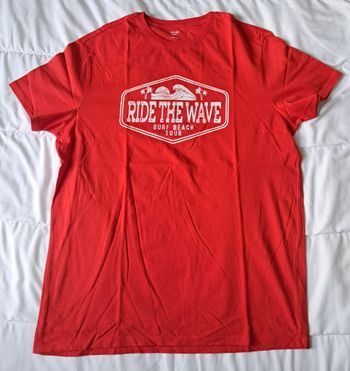 T shirt rouge et blanc Taille L