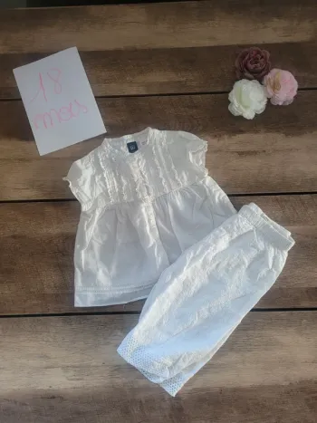 Petit ensemble blanc brodé