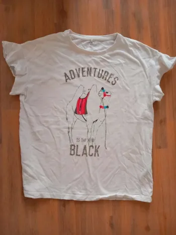 T-shirt blanc "Adventures is the new black"  Name It 13/14 ans