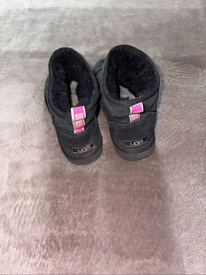 Bottines UGG noir taille 36 en bon état - photo numéro 3