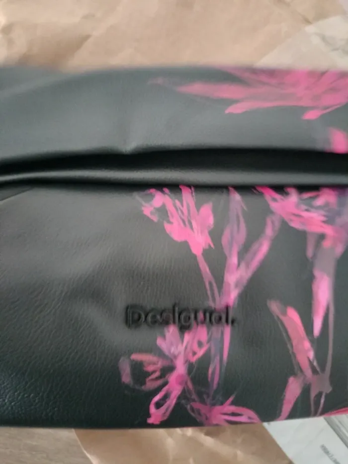 Sac desigual noir et rose (taille M) - photo numéro 5