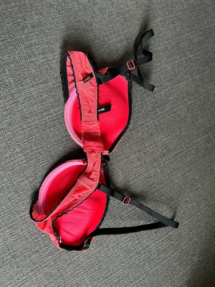 Soutien gorge - photo numéro 2