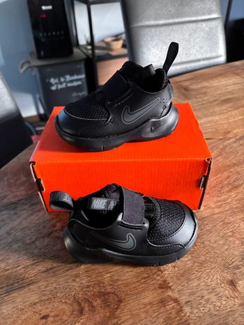 Baskets Nike P.19,5 Neuves unisex