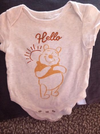 Body winnie l'ourson disney primark taille 6/9mois 74cm