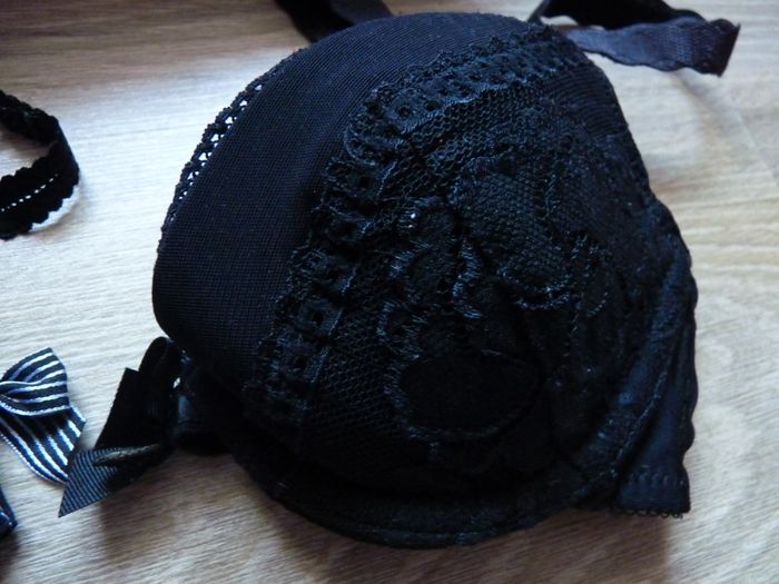 Lot lingerie femme Daniel Hechter 85B soutien gorge noir TBE - photo numéro 2
