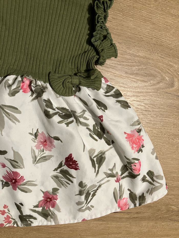 Robe Shein 6-9 mois 🌺 - photo numéro 3