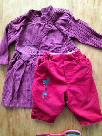 Lot 1 robe et un pantalon 6 mois Marèse