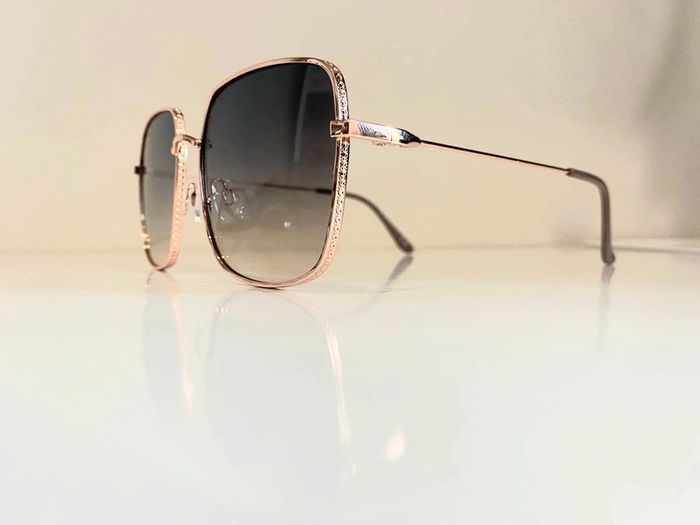 Lunette de soleil femme carrée bronze verres dégradés uvprotection catégorie 2 - photo numéro 4