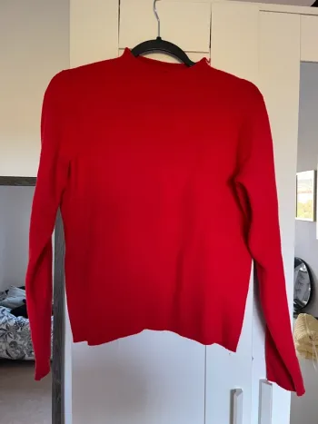 Pull rouge